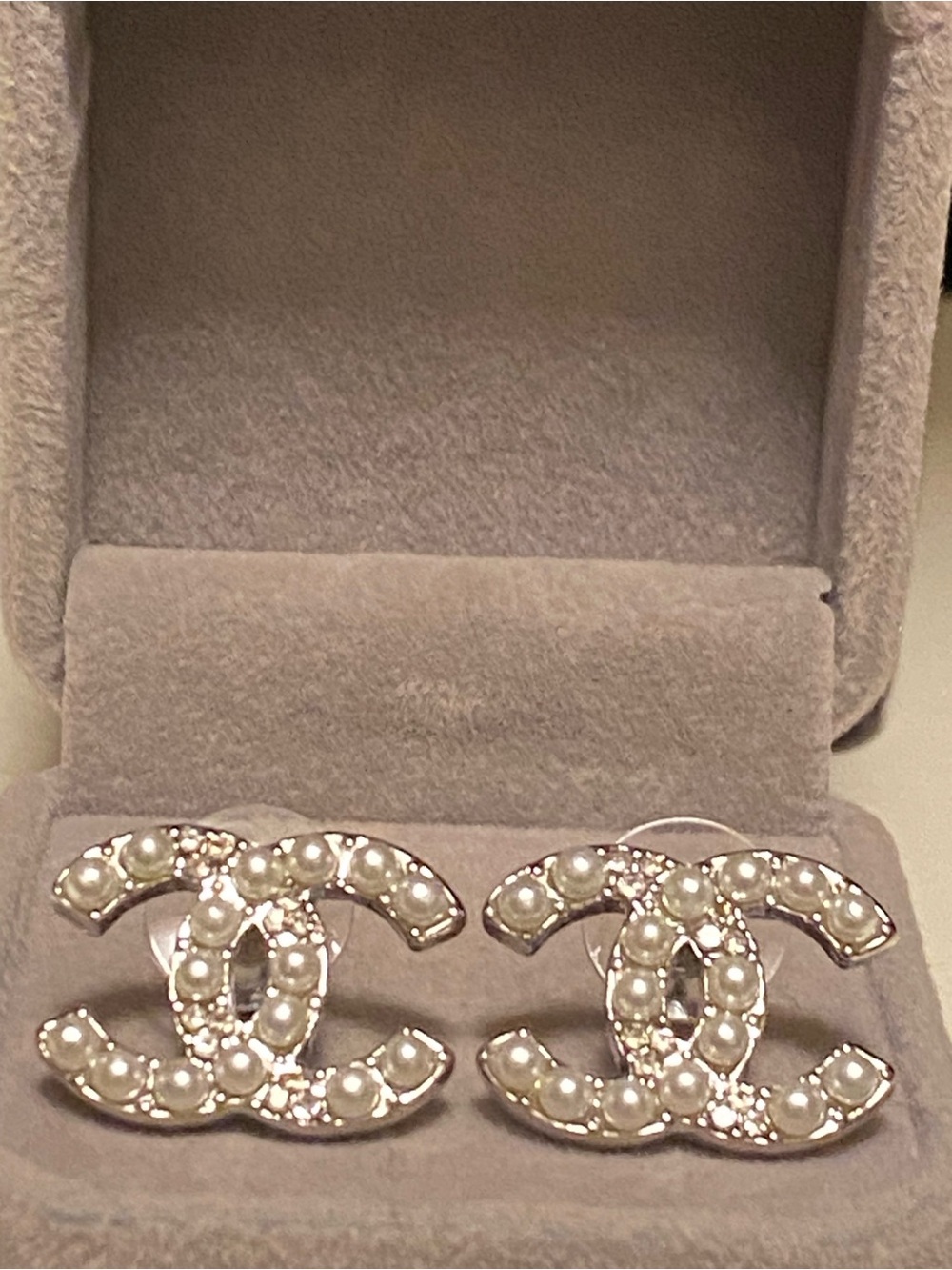 Fashion Jewelry White Pearl and Silver Crystal Double C Stud Earrings - Picture 4 of 7